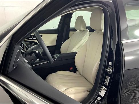 New 2026 Mercedes-Benz E 350 4MATIC Sedan image 9