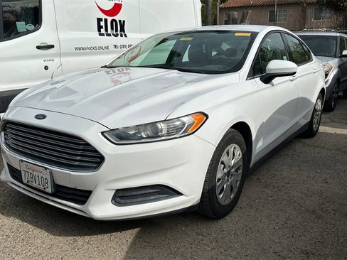 Used 2014 Ford Fusion S image 2