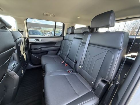 Used 2025 Hyundai Santa Fe SEL image 16