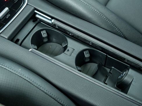 Certified 2022 Porsche Panamera 4 Platinum Edition AWD/4WD image 40