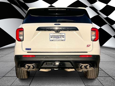 Certified 2022 Ford Explorer ST w/ Equipment Group 401A image 4
