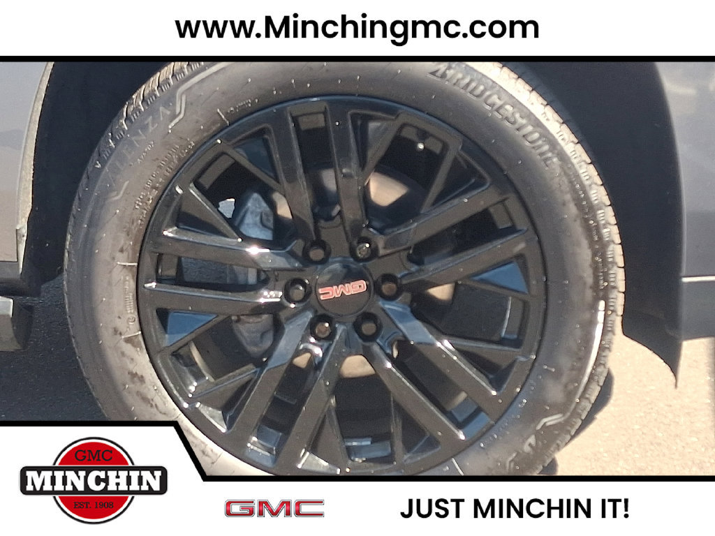 Used 2022 GMC Yukon XL Denali w/ Denali Premium Package AWD/4WD image 8