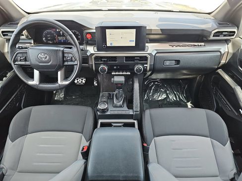 Used 2025 Toyota Tacoma TRD Sport AWD/4WD image 9