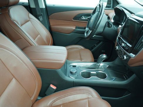 Used 2018 Chevrolet Traverse High Country w/ LPO, Floor Liner Package AWD/4WD image 8