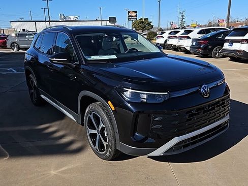 New 2026 Volkswagen Tiguan SE AWD/4WD image 3