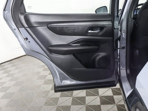 Used 2023 Nissan Ariya VENTURE+ image 23