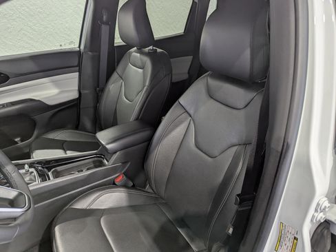 Used 2025 Jeep Compass Limited w/ Elite Group image 14