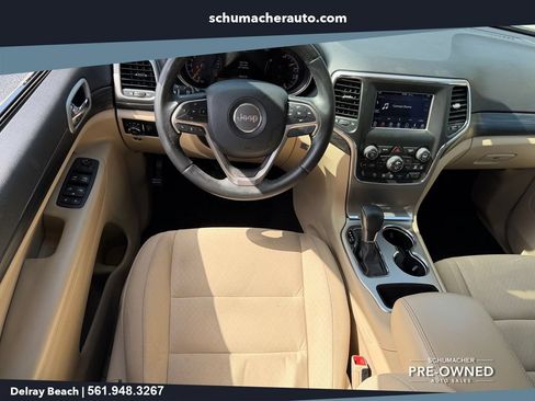 Used 2019 Jeep Grand Cherokee Laredo AWD/4WD image 12
