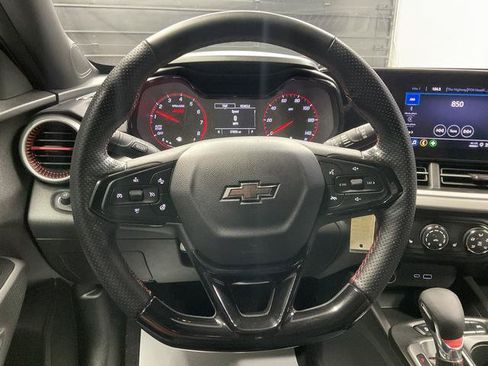 Used 2024 Chevrolet Trax RS FWD image 13