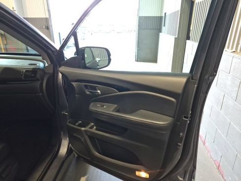 Used 2017 Honda Ridgeline RTL-E image 25