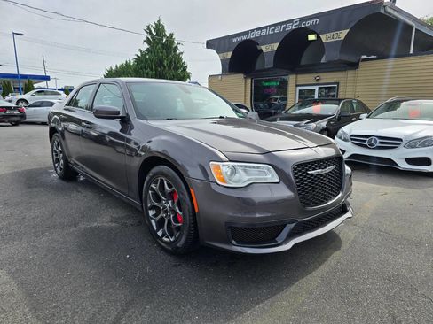Used 2018 Chrysler 300 S image 1