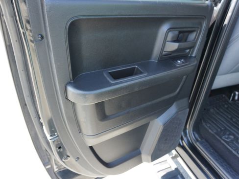 Used 2015 RAM 1500 ST w/ SXT Appearance Group image 9