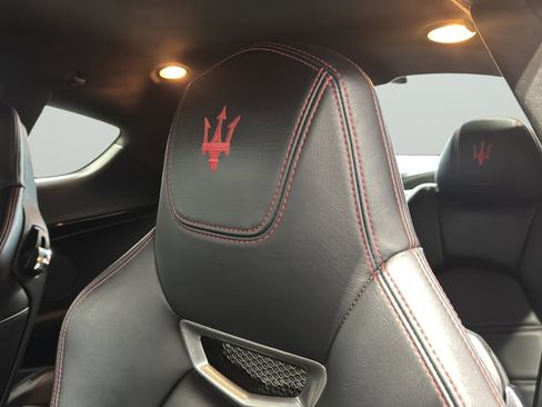 Used 2013 Maserati GranTurismo Sport image 18