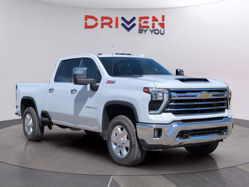 Used 2024 Chevrolet Silverado 2500 LTZ w/ LTZ Premium Package image 8