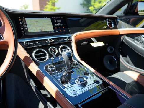 Used 2023 Bentley Continental GT V8 AWD/4WD image 23