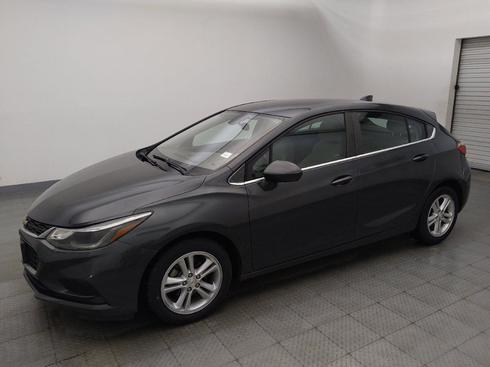 Used 2017 Chevrolet Cruze LT FWD image 2