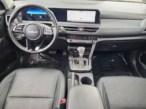Certified 2024 Kia Seltos EX AWD/4WD image 17