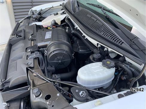 Used 2020 Chevrolet Express 3500 w/ Power Convenience Package RWD image 13