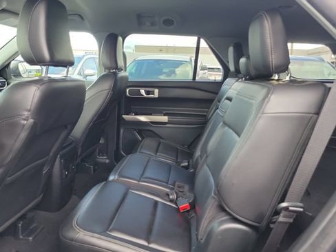 Used 2023 Ford Explorer XLT w/ Equipment Group 202A RWD image 13