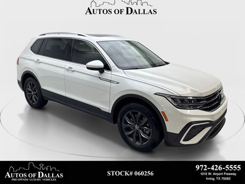Used 2023 Volkswagen Tiguan SE w/ Panoramic Sunroof Package FWD image 1