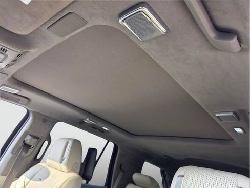 Used 2021 Cadillac Escalade Premium Luxury Platinum AWD/4WD image 21