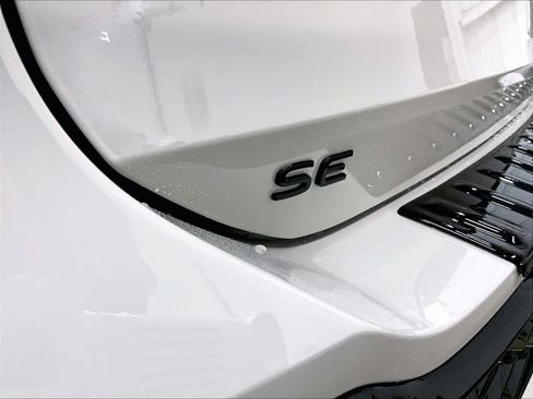 New 2026 Volkswagen Tiguan SE R-Line AWD/4WD image 10