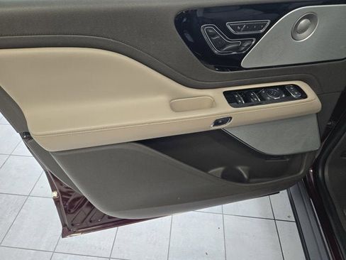 Used 2020 Lincoln Aviator Reserve w/ Equipment Group 202A image 22