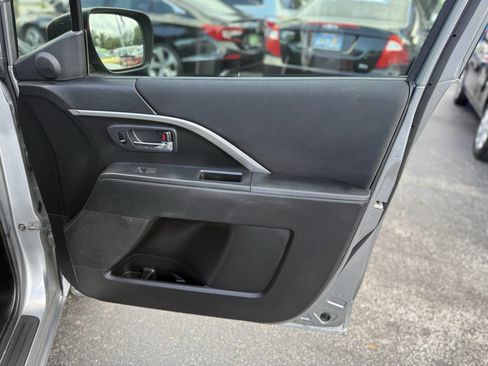 Used 2014 MAZDA MAZDA5 Sport image 22