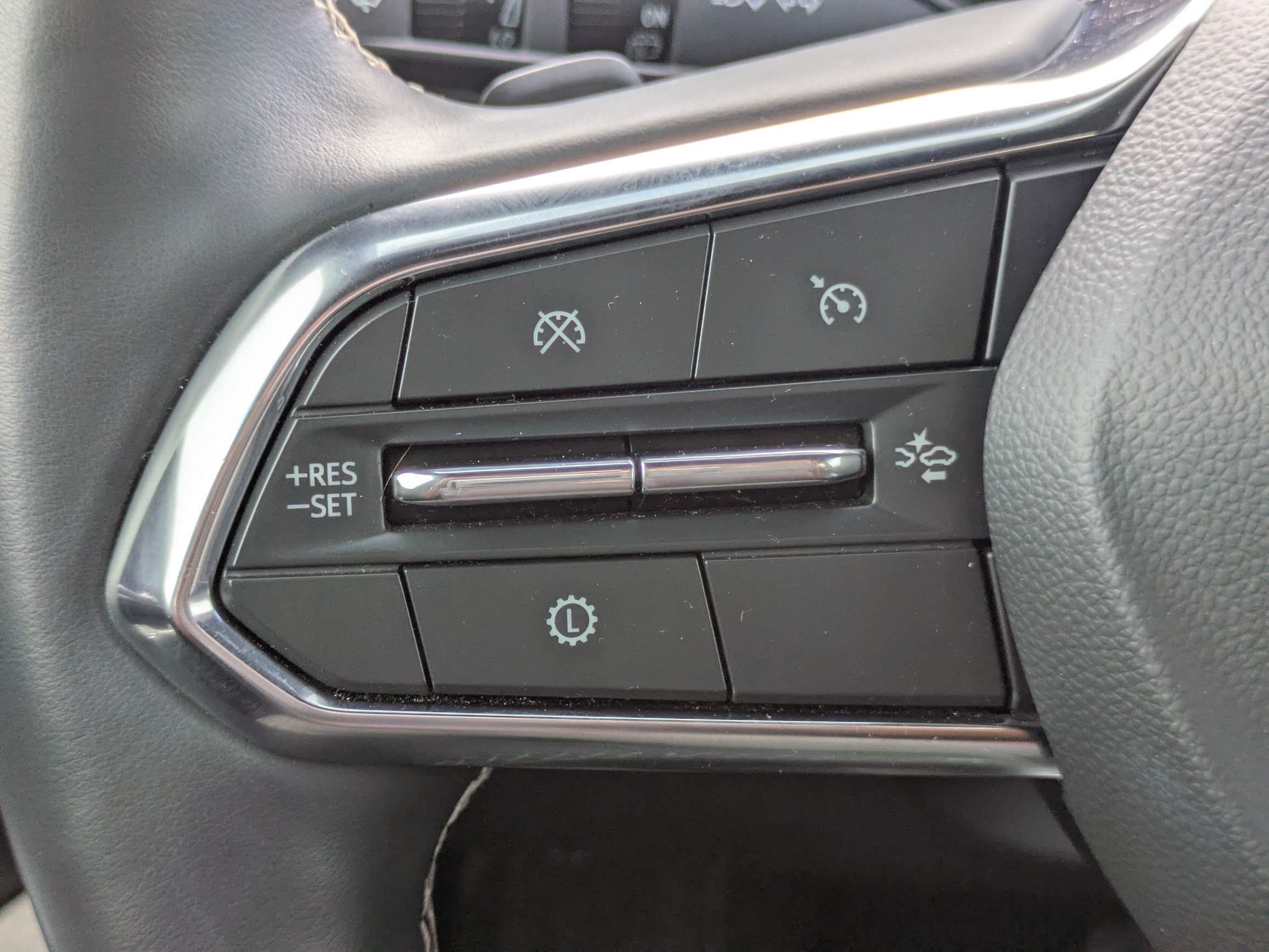 Used 2025 Chevrolet Traverse LT FWD image 18