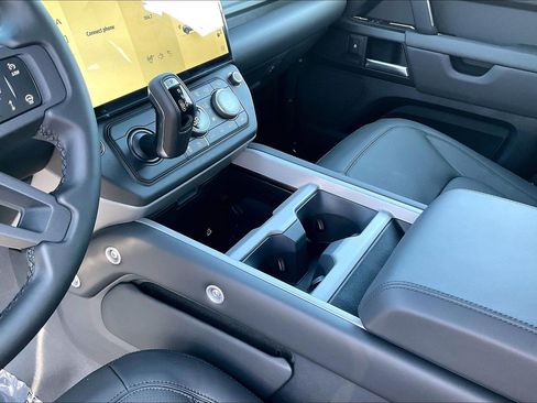 New 2026 Land Rover Defender 110 X AWD/4WD image 13