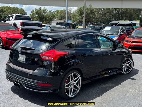Used 2018 Ford Focus ST FWD image 5