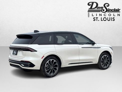 New 2026 Lincoln Nautilus Reserve image 4