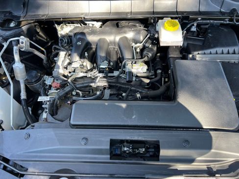 Used 2025 Nissan Pathfinder SV image 35