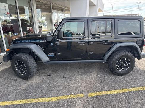 Used 2021 Jeep Wrangler Unlimited Rubicon 4xe image 2