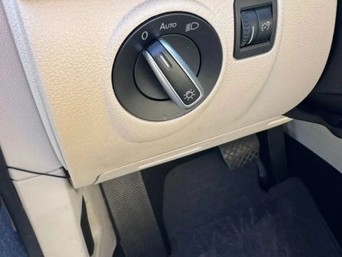 Used 2016 Volkswagen Tiguan S FWD image 15
