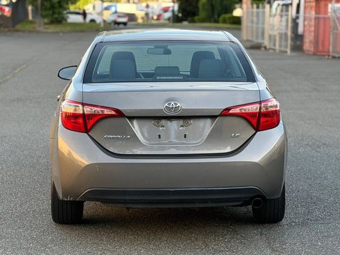 Used 2018 Toyota Corolla LE FWD image 7