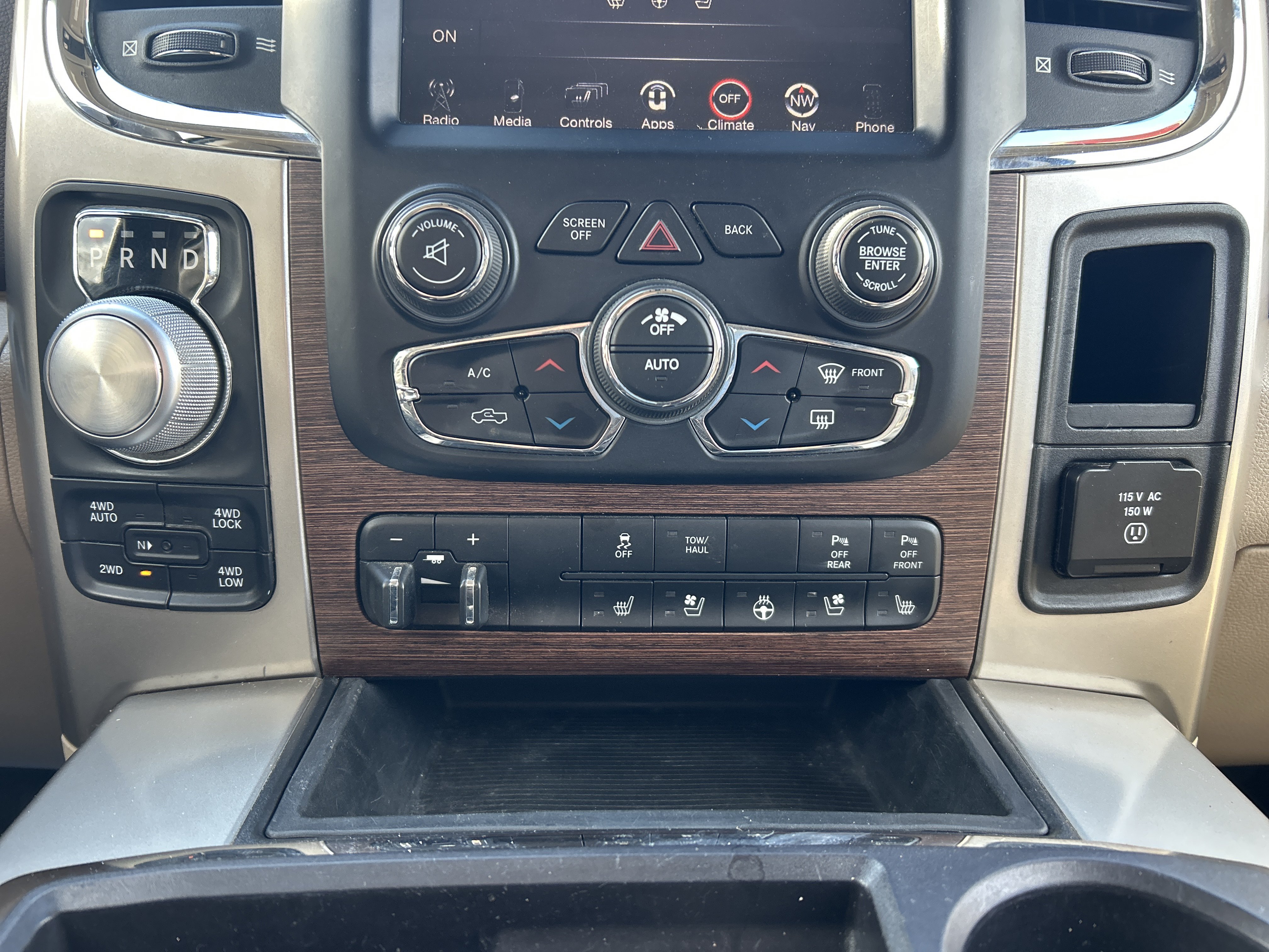 Used 2015 RAM 1500 Laramie w/ Convenience Group AWD/4WD image 19