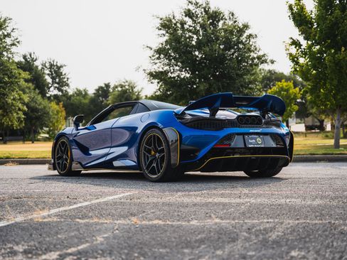 Used 2022 McLaren 765LT RWD image 29