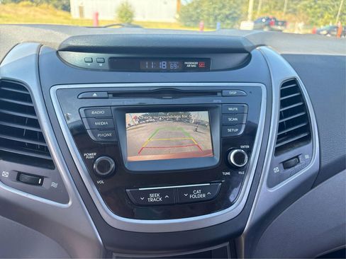 Used 2015 Hyundai Elantra SE w/ Option Group 02 FWD image 22
