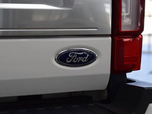 Used 2022 Ford F450 Platinum w/ FX4 Off-Road Package image 23