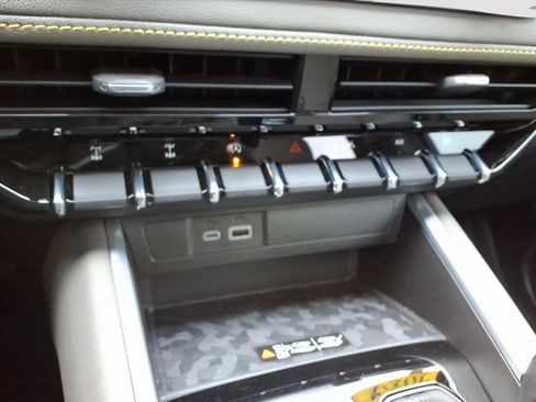 Certified 2024 Chevrolet Colorado ZR2 w/ ZR2 Convenience Package III image 22