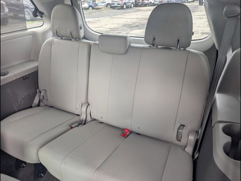 Used 2015 Toyota Sienna XLE Premium FWD image 13