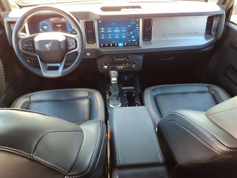Used 2025 Ford Bronco Outer Banks image 12