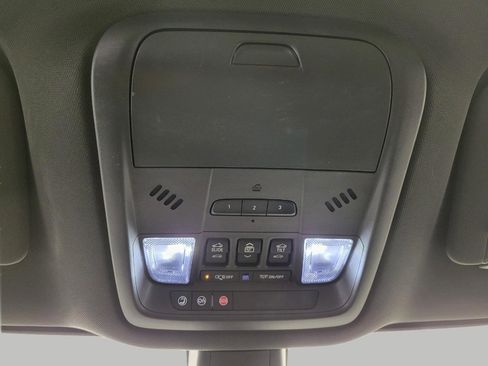 Used 2022 Buick Enclave Avenir w/ Avenir Technology Package AWD/4WD image 19