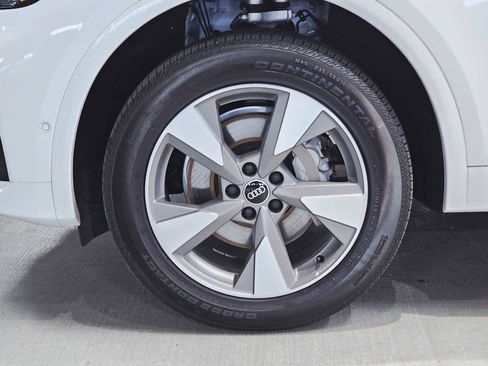 Used 2023 Audi Q5 Prestige image 8