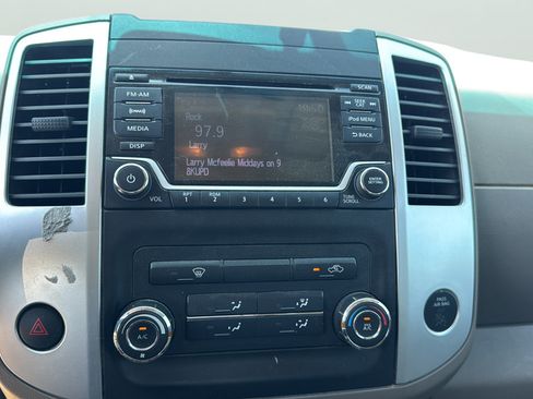 Used 2017 Nissan Frontier SV RWD image 24