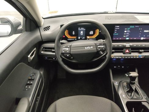 Used 2025 Kia K4 FWD image 22