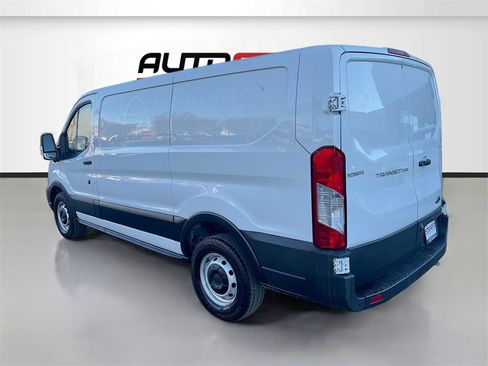 Used 2025 Ford Transit 250 Low Roof w/ Fleet Fuel Economy Package image 5