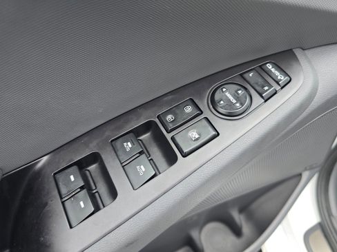 Used 2019 Hyundai Ioniq Limited image 25