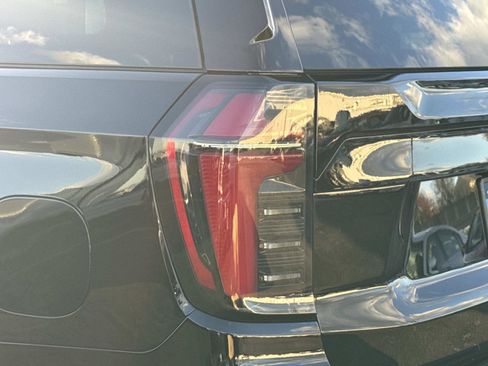 Certified 2025 Chevrolet Tahoe Z71 image 30